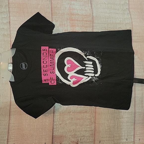 5 Seconds Of Summer Graphic Tshirt - Picture 1 of 5